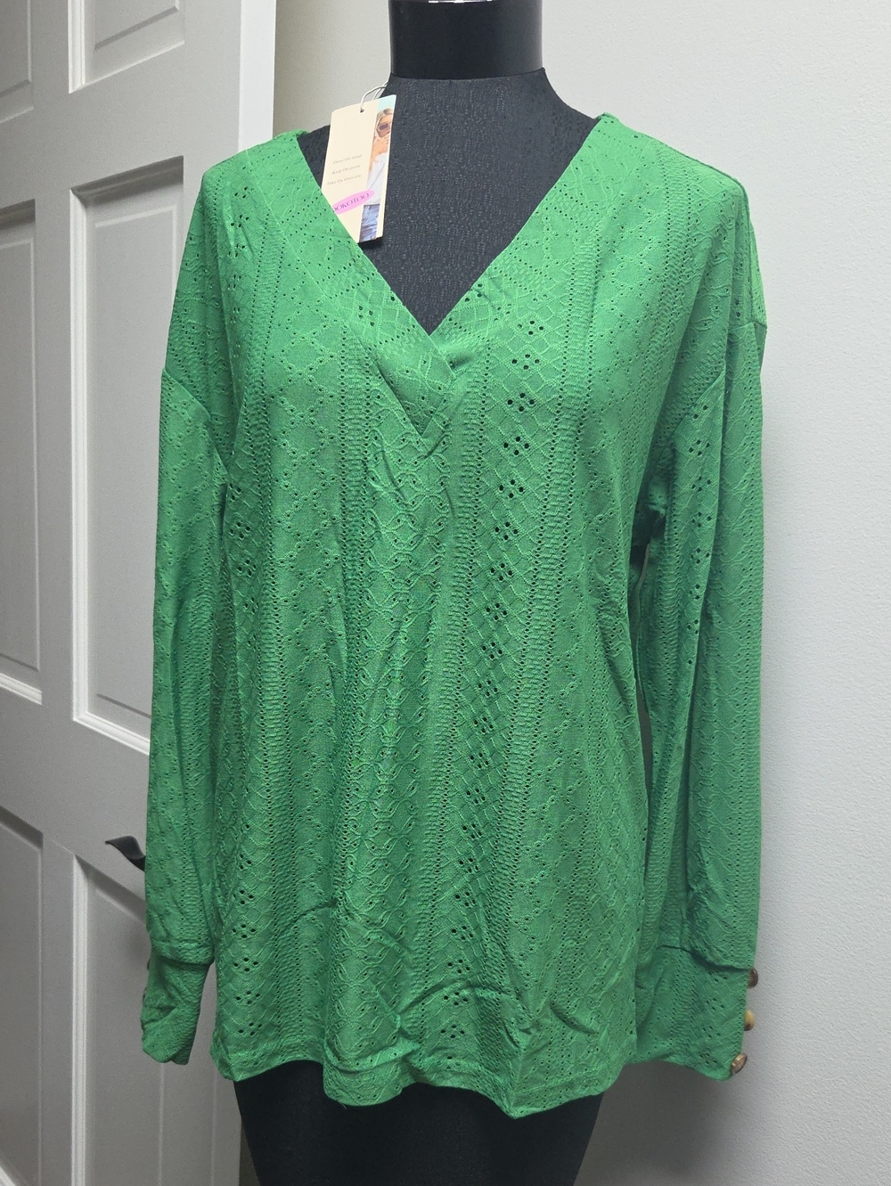 Women’s Green Eyelet V-Neck Long Sleeve Top by